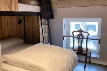 Herberge Zarautz Surf House