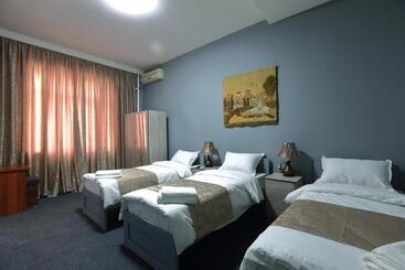 هتل Evita Tashkent