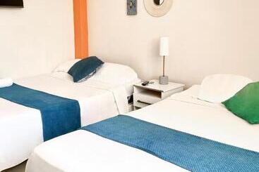 Pension Reef Hostel Manta