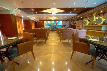 Rg Exclusive Hotel Akola