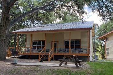 Hotel Seven Bluff Cabins