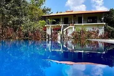 Hotel Sigiriya Cashew Palace Resort