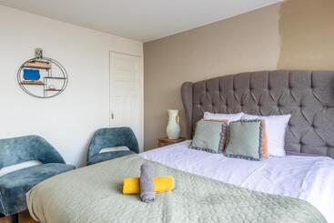 פנסיון Big Room