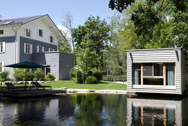 Hotel Matador Lodges