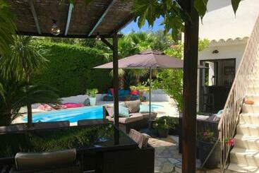 צימר Bed,kitchen And Swimming Pool Villa Esterel