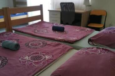 Albergue Back Budget Accomodation