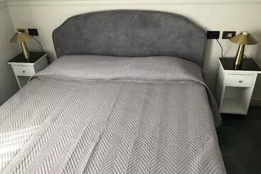 هتل The Port Residence