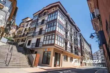 Pensión Mirotzas And Apartments
