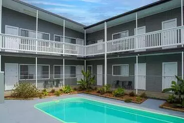 Pacific Motel 08