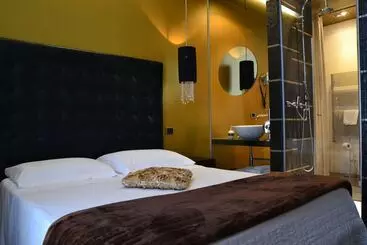 膳宿费 In Lounge Room