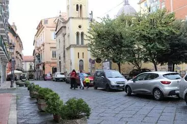 تختخواب و صبحانه Welchome Charming House