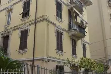 پانسیون Eden Rooms