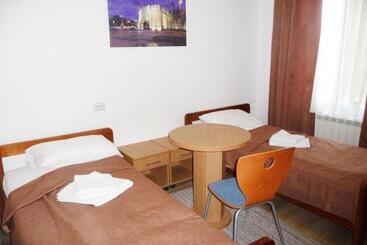 هتل آپارتمان Sobe Rooms Aleksandar