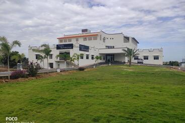 Hotel Rajeswari International