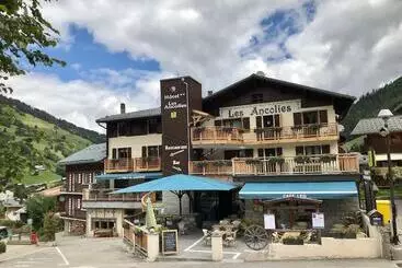 ホテル Logis Hôtel Les Ancolies