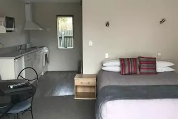 Jade Court Motel