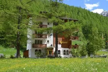 Ski In/ski Out Hotel Sport