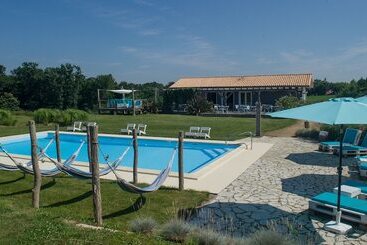 فندق Lodge La Petite Couronne