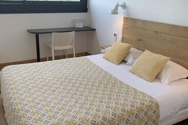 בית מלון כפרי Logis Hôtels   Le Bellaroc   Hôtel 2 étoiles Et Restaurant