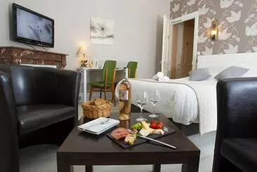 Logis Hotel & Restaurant De La Basilique