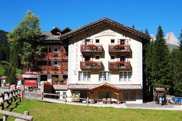 ホテル Majon Miramonti