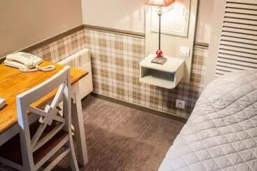 هتل The Originals City, Le Cottage Hôtel, Bruaylabuissière