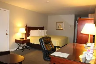 Midtown Motel & Suites