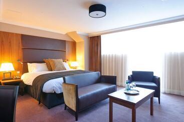Rox Hotel Aberdeen By Compass Hospitality