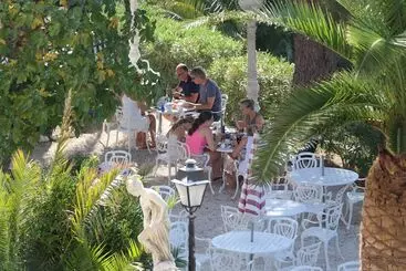 هتل Le Château De Mei Lese