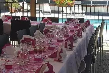 酒店 Logis Hôtel Restaurant Cruzel