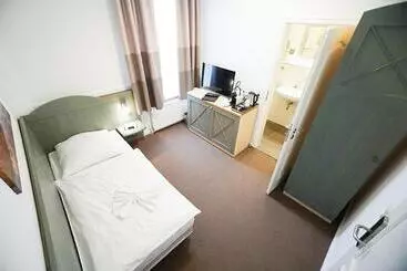 Отель Waldhalle