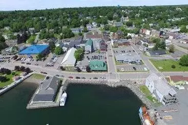 The Lionstone Inn Motel And Cottages