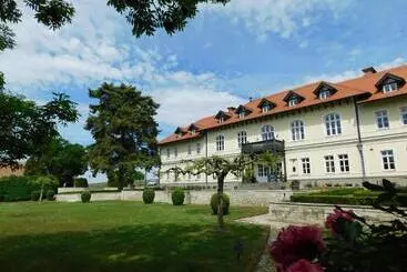 Castle Hotel Grof Degenfeld Superior