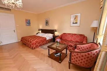 Castle Hotel Grof Degenfeld Superior