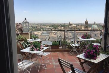 تختخواب و صبحانه Casa Tipica Siciliana Patronale Home Bedandbreakfast Tremetrisoprailcielo Camere Con Vista, Colazion