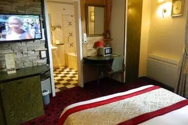 בית מלון כפרי L Hostellerie Du Château