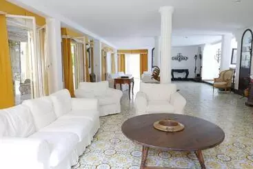 Hotel Torre Dei Borboni