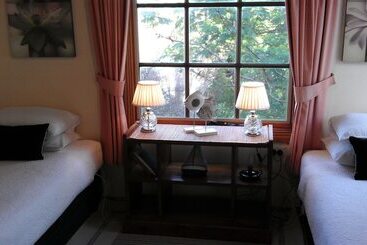 ホテル Touchwood Cottages