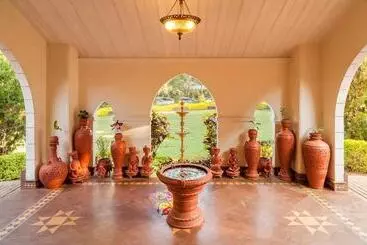 בית מלון כפרי Welcomheritage Golf View