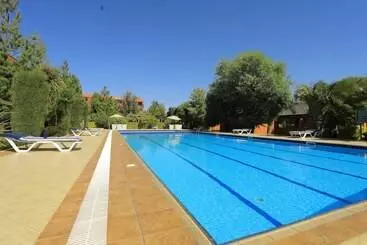 استراحتگاه Yaya Africa Athletics Village