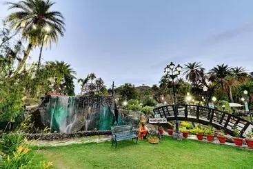 酒店 Chacha Inn The Garden Retreat