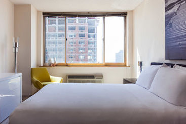 فندق Churchill At Washington Blvd