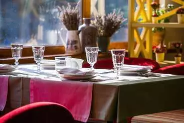 Отель Seasons Spa Boutique