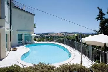 בית מלון כפרי Sirolo