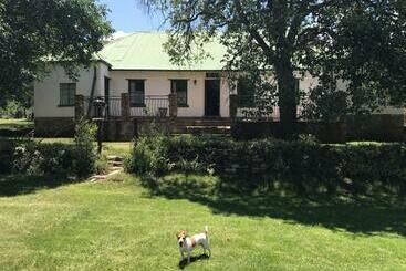 فندق Den Hagen Guest Farm