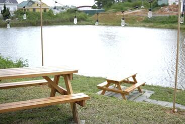 Hotel Vi La Homestay Café