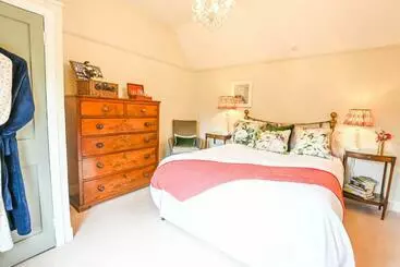 Aamiaismajoitus (B&B) Morningside Cottage