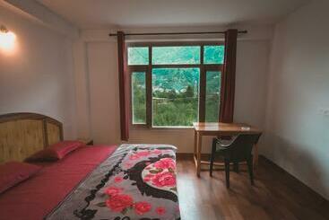 Multiverse Hostel & Stay