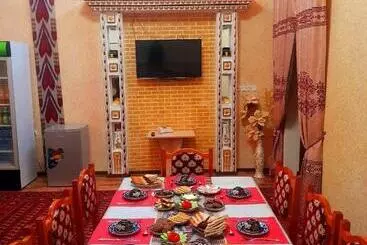 Pensão Shodlik Guest House