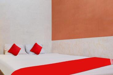 Отель Oyo 91051 Penginapan Pondok Ratu 354